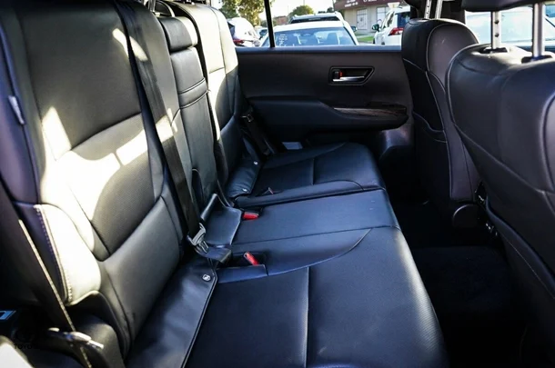 2024 Toyota Landcruiser VX image 10