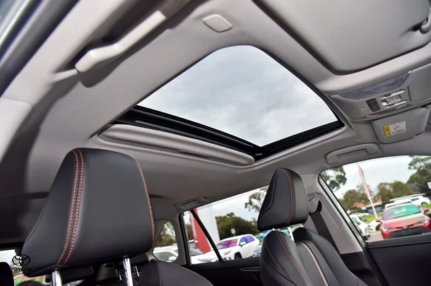 2024 Toyota RAV4 Hybrid Edge AWD image 16