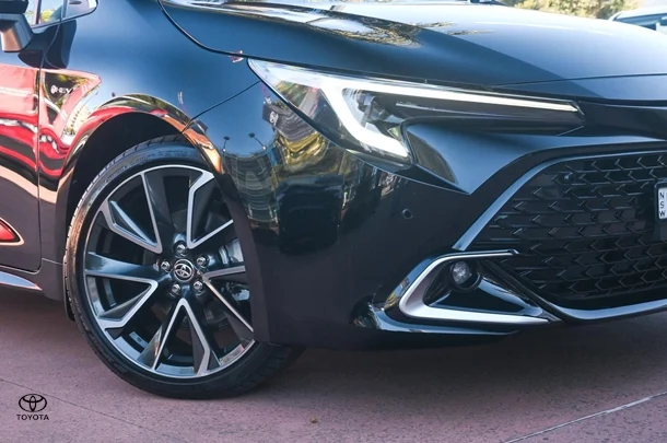 2024 TOYOTA Corolla Hatch Hybrid ZR image 6