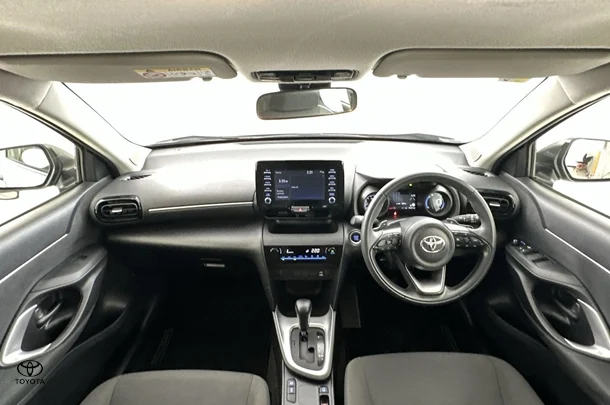 2023 Toyota Yaris Cross GX image 2