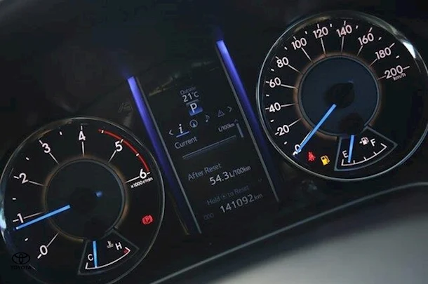 2015 Toyota Fortuner Crusade image 11