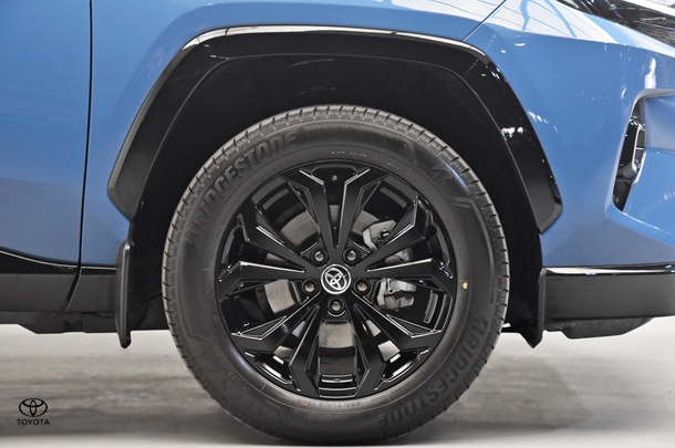 2022 Toyota RAV4 Hybrid XSE (AWD) image 24