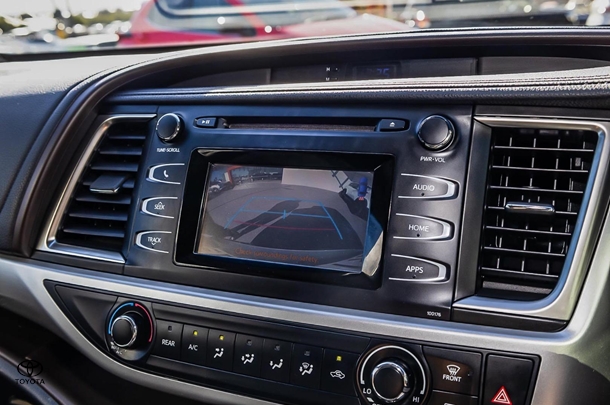 2015 Toyota KLUGER 4x2 GX image 24