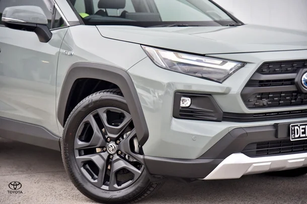 2024 Toyota RAV4 Hybrid Edge AWD image 2