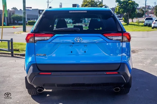 2019 Toyota RAV4 GXL image 5