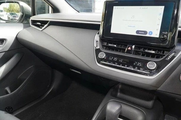 2022 Toyota Corolla Hatch Hybrid Ascent Sport image 10