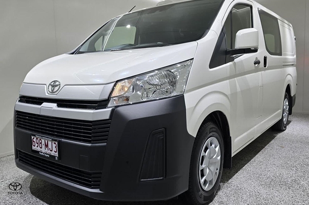 2025 Toyota Hiace LWB image 5