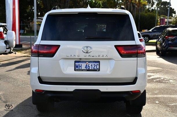 2022 Toyota Landcruiser VX image 18