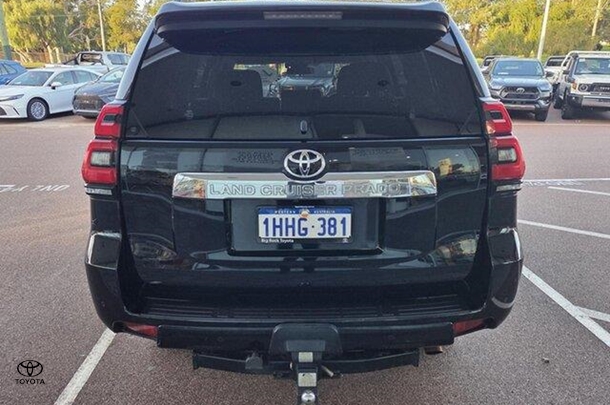 2021 Toyota Prado GXL image 16