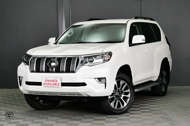 2023 Toyota Prado VX image 3