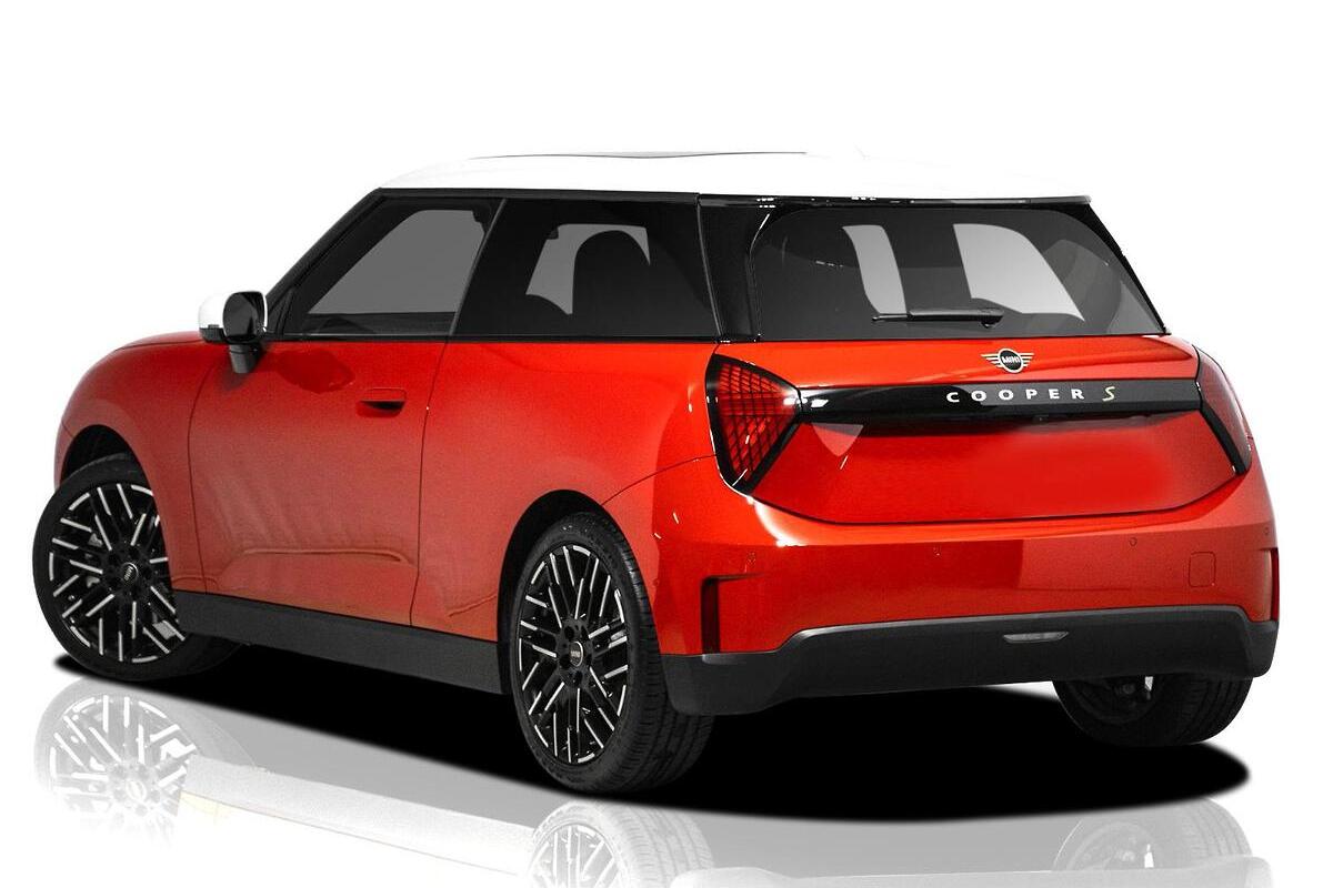 2024 MINI Cooper SE Favoured Auto image 4