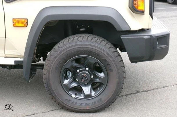 2024 Toyota Landcruiser GXL image 5