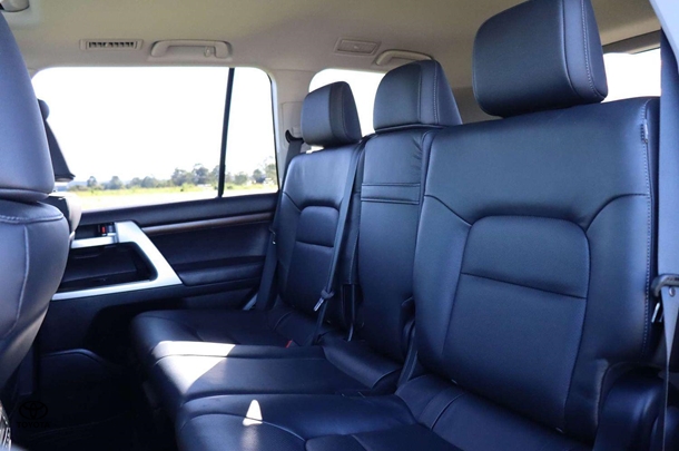 2020 Toyota Landcruiser VX image 28
