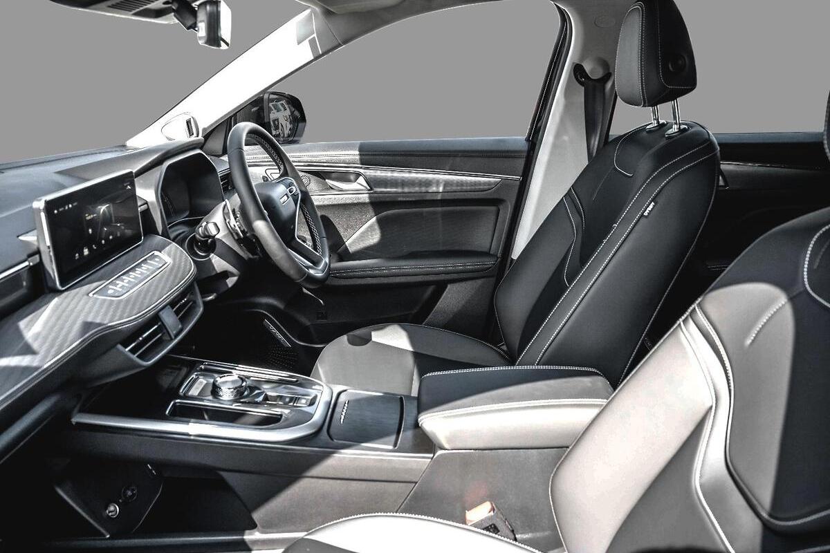 2024 GWM Haval Jolion Lux Auto image 8