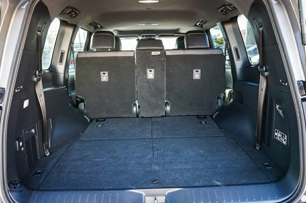 2024 Toyota Landcruiser VX image 8