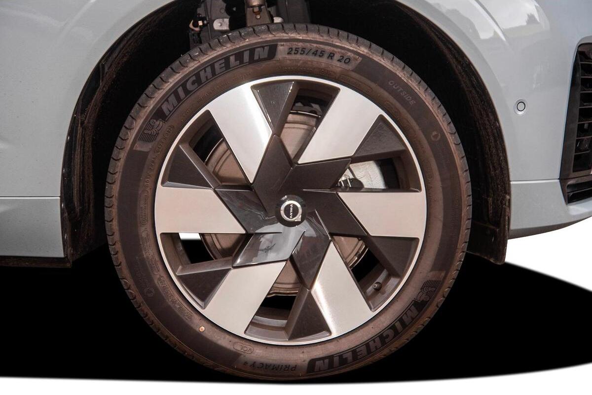 2025 Volvo XC60 Plus T8 Plug-In Hybrid Auto AWD MY25 image 21
