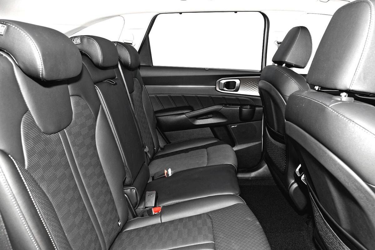 2024 Kia Sorento Sport+ Auto AWD MY25 image 8