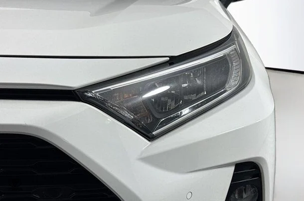 2020 Toyota RAV4 GX image 3