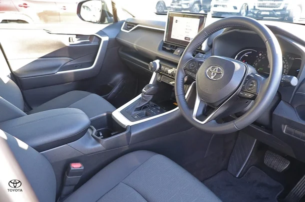 2024 Toyota Rav4 Hybrid GXL-2WD image 2