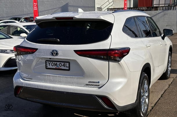 2023 Toyota Kluger Hybrid AWD GRANDE image 5