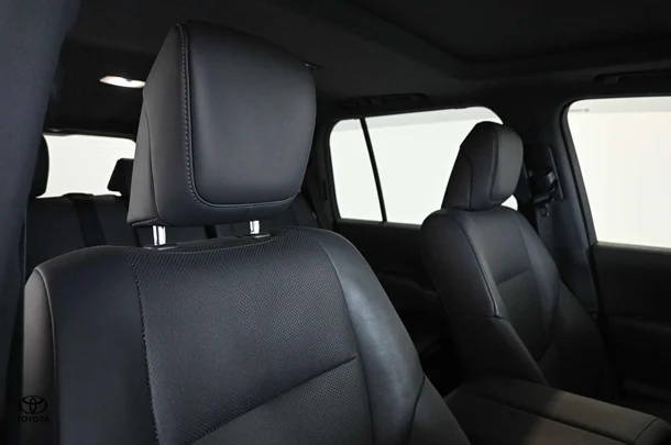 2022 Toyota Landcruiser VX image 19