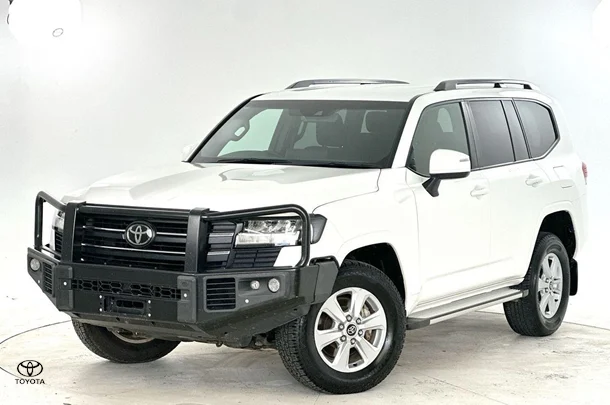 2023 Toyota Landcruiser GXL image 6
