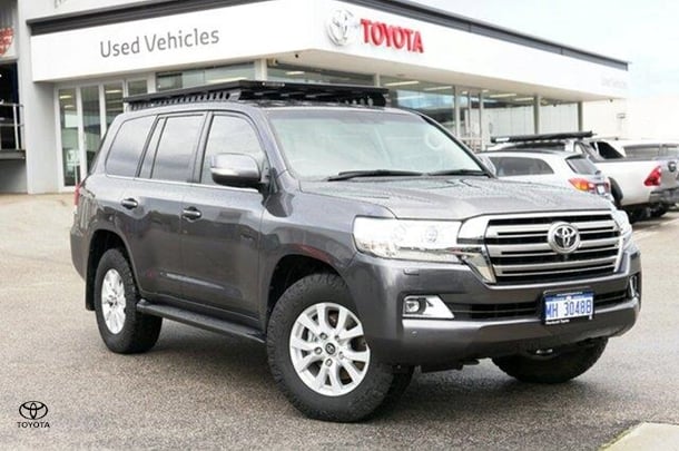 2020 Toyota Landcruiser VX image 1