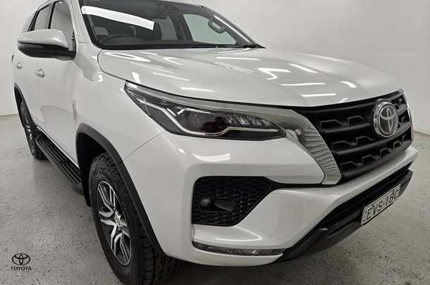 2022 Toyota Fortuner GXL image 1