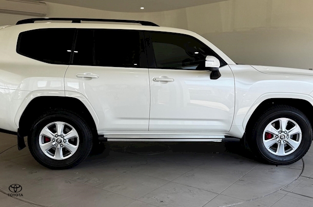 2022 Toyota Landcruiser GXL image 17