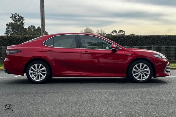 2022 Toyota Camry Hybrid Ascent image 3