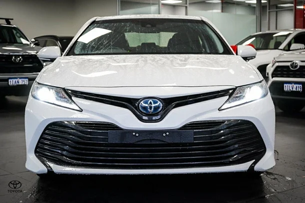 2020 Toyota Camry Hybrid Ascent image 2
