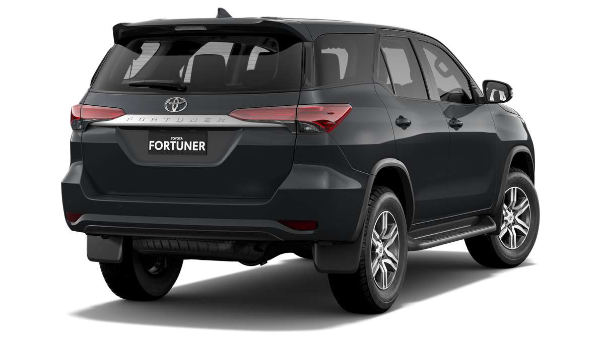 2025 Toyota Fortuner GX Automatic image 3