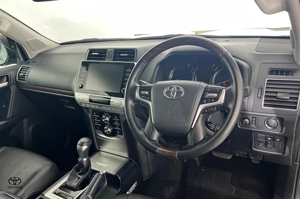 2023 Toyota Prado Kakadu image 3