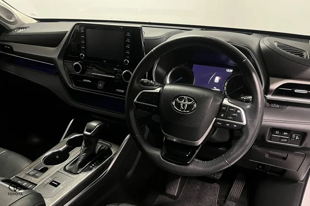 2021 Toyota Kluger Hybrid AWD GRANDE image 9