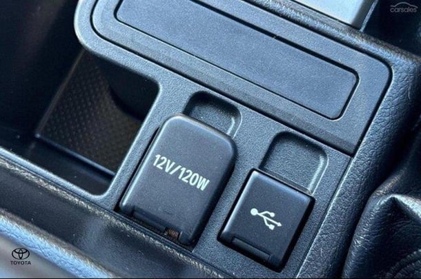 2021 Toyota Prado GX image 17