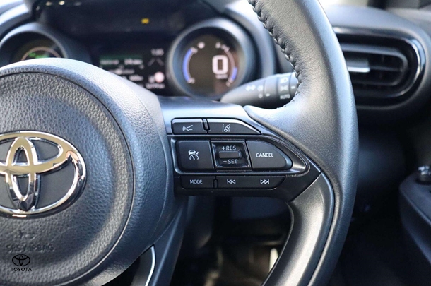 2022 Toyota Yaris Cross Hybrid GX image 16