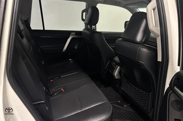 2019 Toyota Prado Kakadu image 10