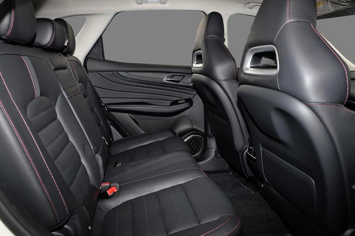 2024 MG HS Plus EV Essence Auto FWD MY23 image 8