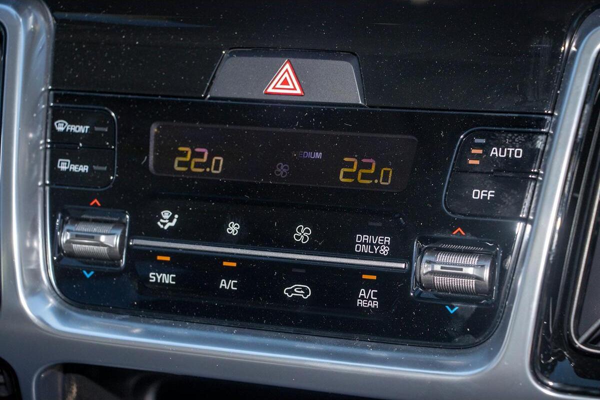 2025 Kia Sorento PHEV GT-Line Auto AWD MY25 image 12