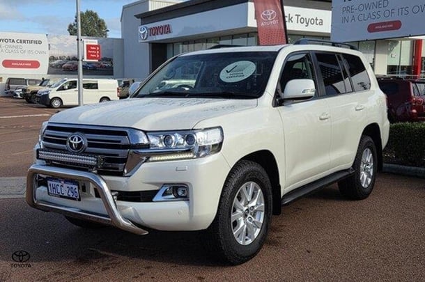 2020 Toyota Landcruiser VX image 2
