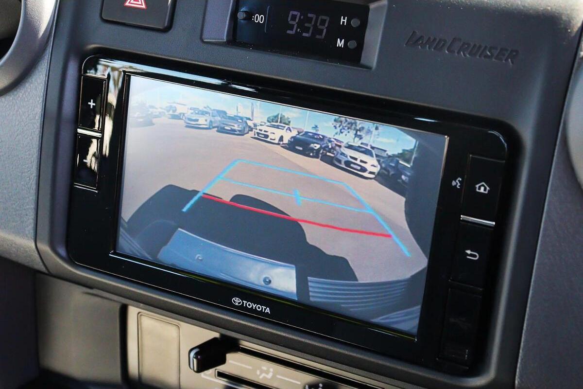 2024 Toyota Landcruiser GXL Manual 4x4 image 12