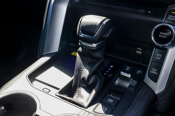 2022 Toyota LANDCRUISER Sahara ZX image 15