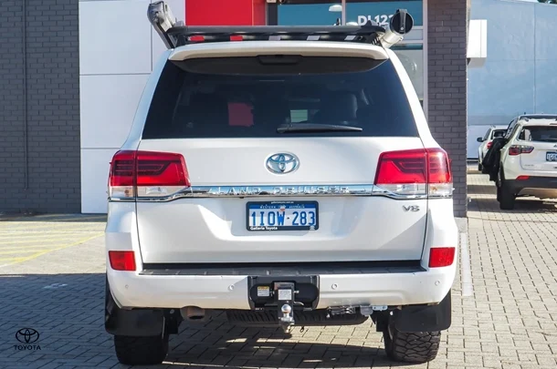 2021 Toyota Landcruiser VX image 5