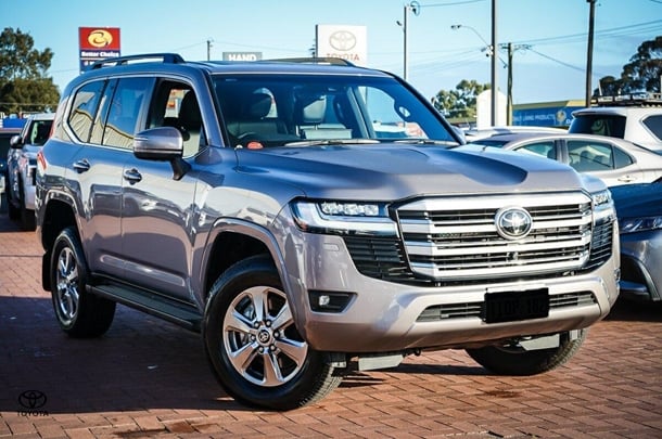 2024 Toyota Landcruiser VX image 1