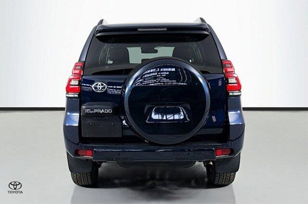 2023 Toyota Prado GXL image 7