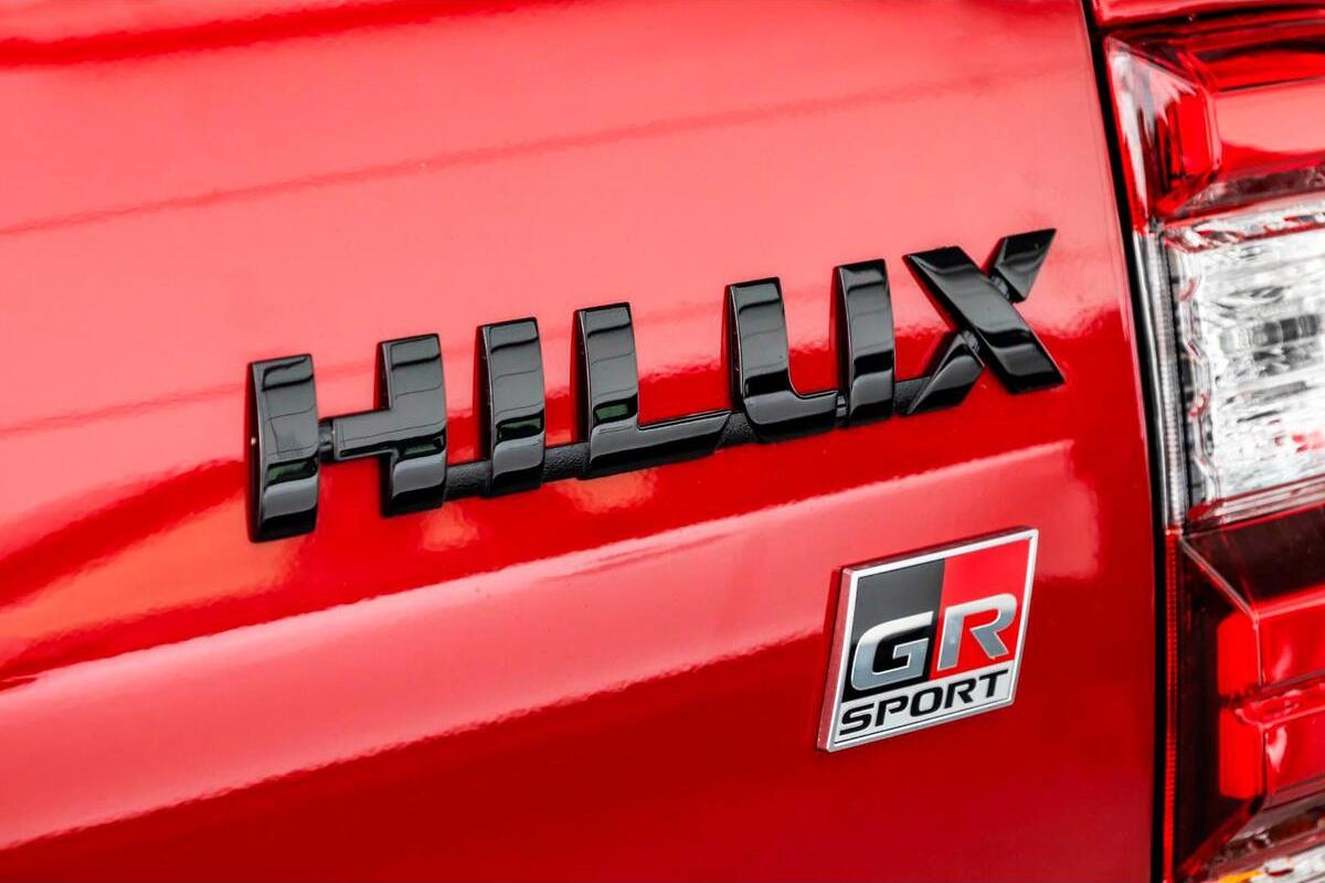2024 Toyota Hilux GR Sport Auto 4x4 Double Cab image 14