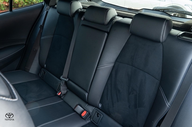 2024 TOYOTA Corolla Hatch Hybrid ZR image 9