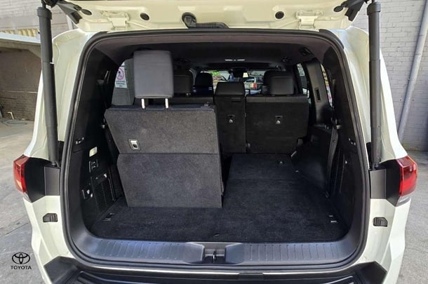 2023 Toyota LandCruiser Sahara image 15