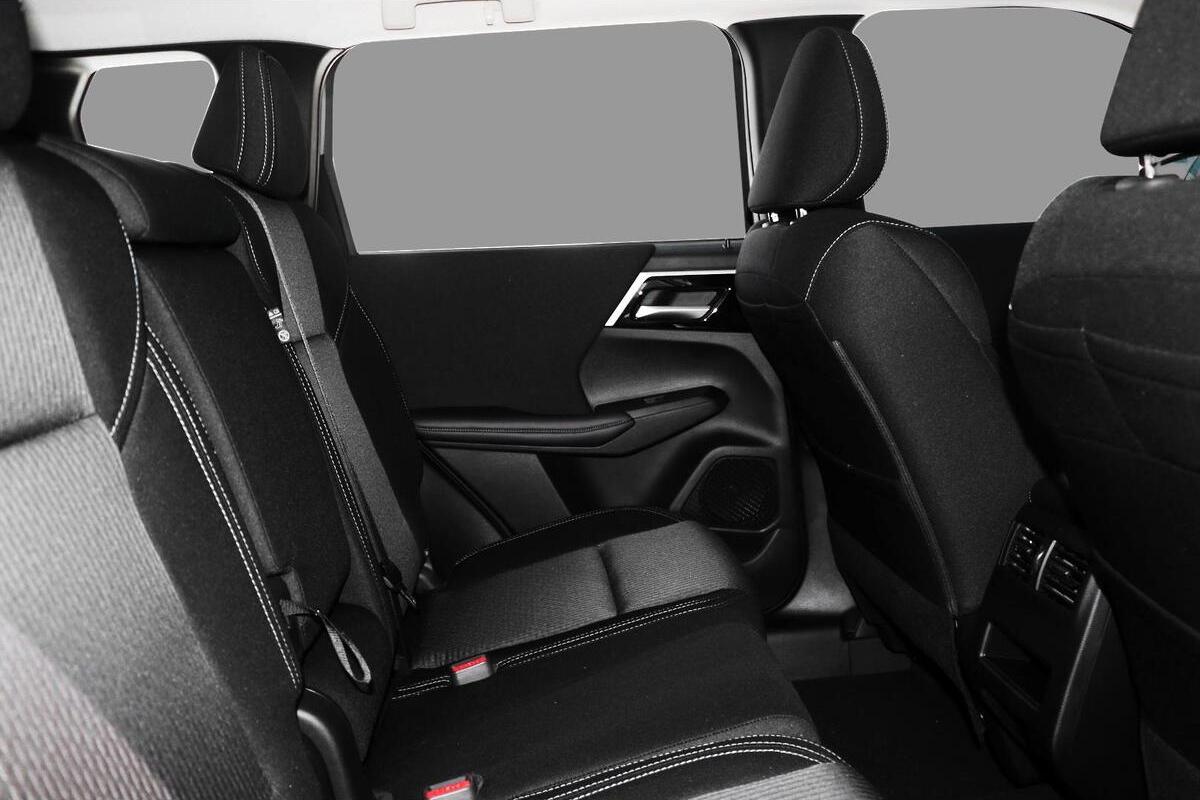 2024 Mitsubishi Outlander ES ZM Auto 2WD MY24 image 9