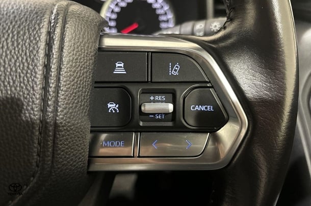 2023 Toyota Landcruiser GXL image 19
